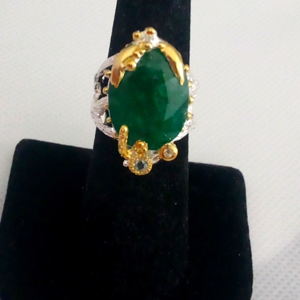 Beautiful petite 14ct natural Zambian Emerald cocktail ring Size 5.5 💎🎁🤗